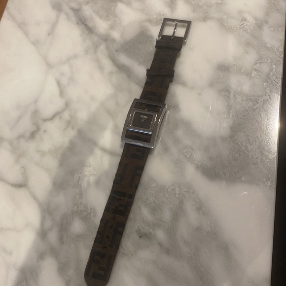 Fendi Watch - Picture 2 of 8